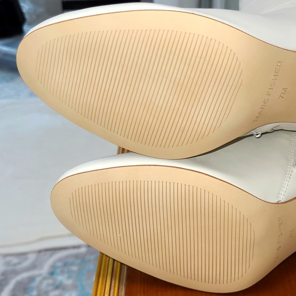 NWOT Marc Fisher Zimra Leather Boot in Ivory - Picture 9 of 10